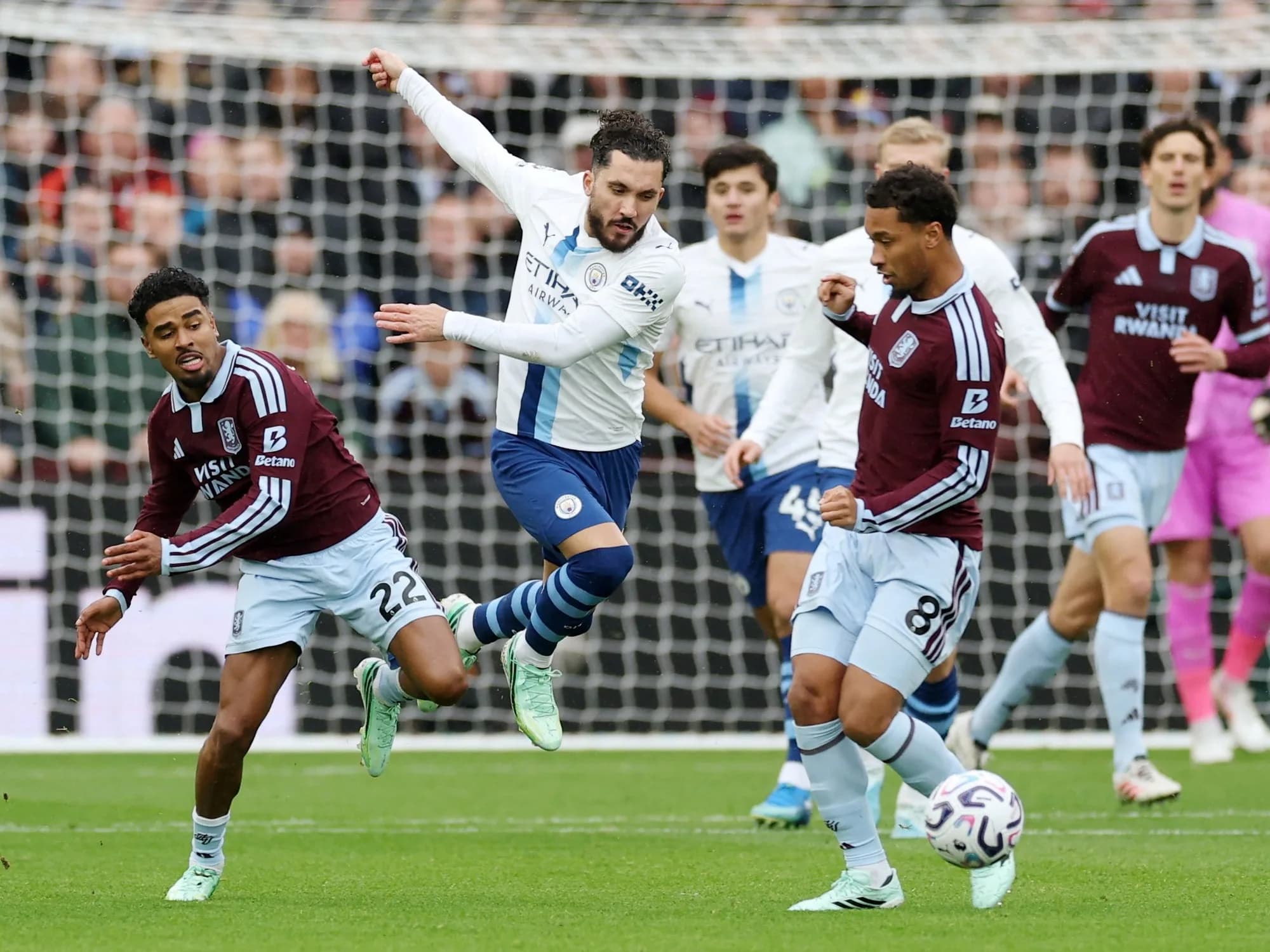 En seis minutos, el Aston Villa golpeó al City de Enzo