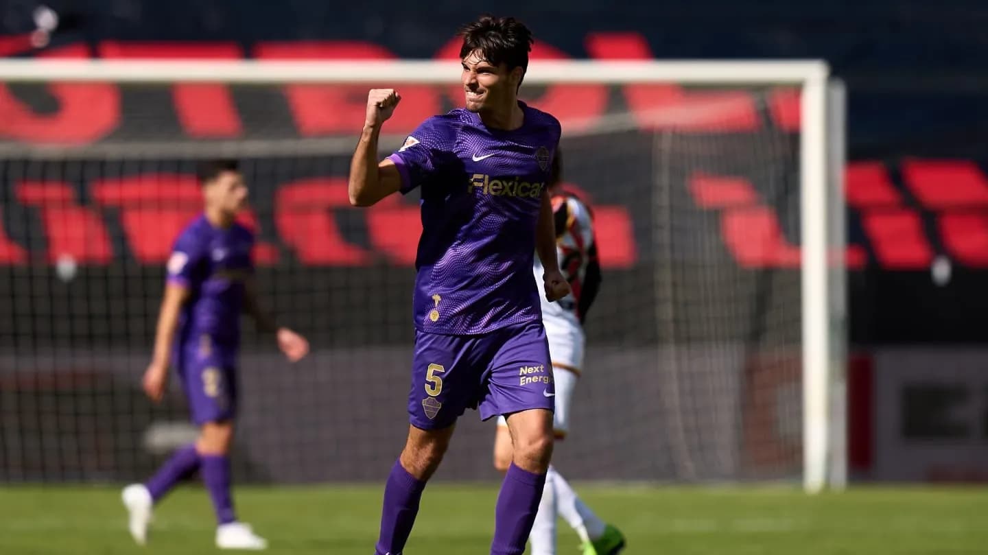 Federico Redondo abrió la goleada de Elche con su primer gol en La Liga - TyC Sports