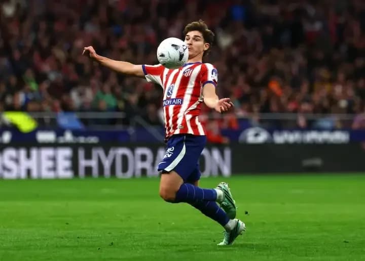 Julián Álvarez le dio el triunfo al Atlético Madrid en España
