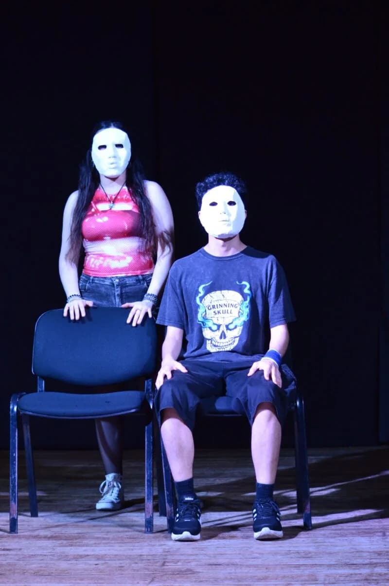 Con una iniciativa teatral acercan herramientas de contención a los jóvenes