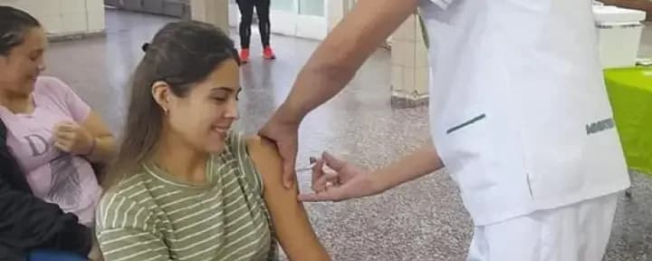 La vacunación como escudo estratégico e inmunidad de rebaño