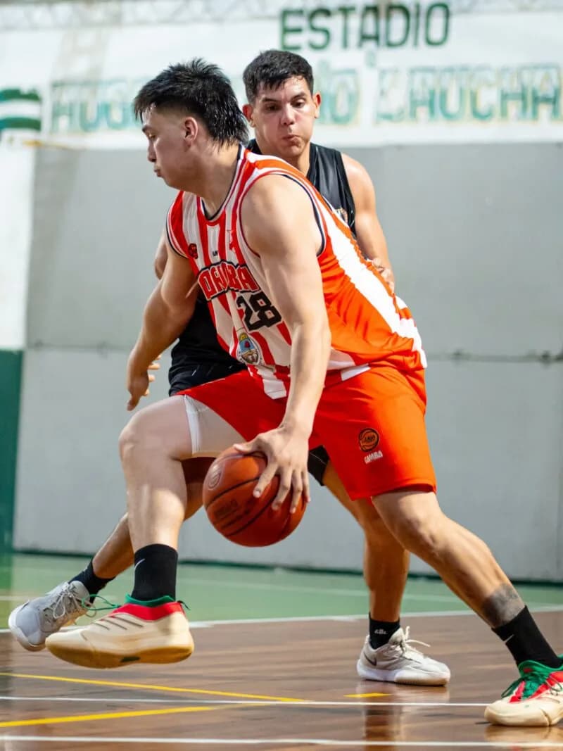Triunfos de Football y Córdoba para tomar ventaja en sus series