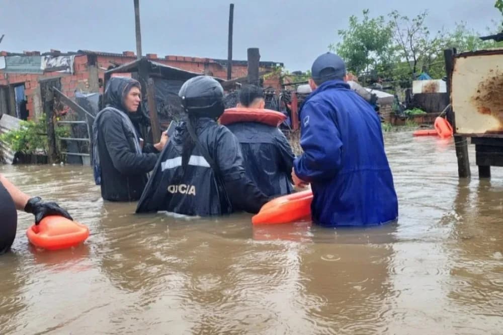 Inundaciones en Capital: habilitaron el primer centro de evacuación
