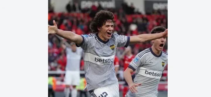 Boca se quedó con el clásico y trepó a la cima