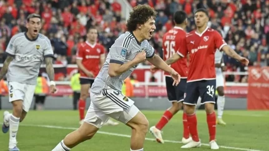 Sobre la hora, Boca venció a Independiente en Avellaneda