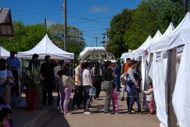 El Gobierno de Corrientes reforzó la asistencia a familias afectadas por la crecida del río Paraná en Capital