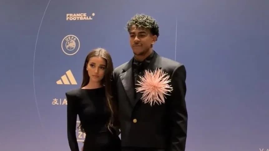 El sorpresivo look de Yamal en la gala del Balón de Oro - TyC Sports