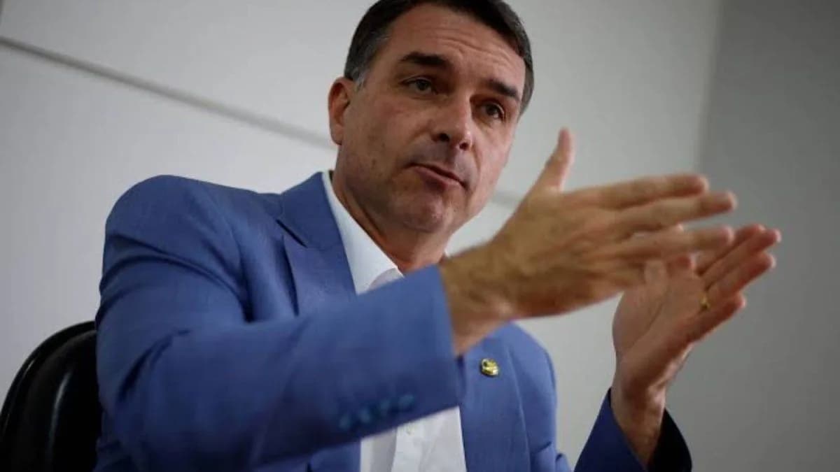 El partido de Flávio Bolsonaro reconoció el triunfo de Lula, pero cuestionó la elección