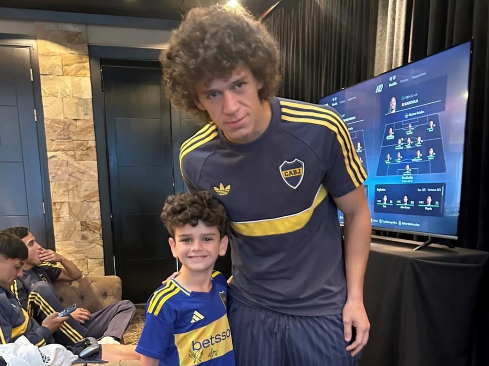 Olé con el chico que inspiró a Herrera en el festejo del gol: "Me corto el pelo como Jagger"