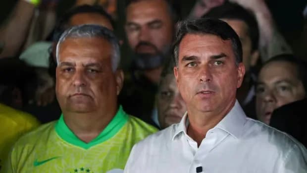 Aseguran que Flávio Bolsonaro abandonó Brasil y ya estaría en Estados Unidos