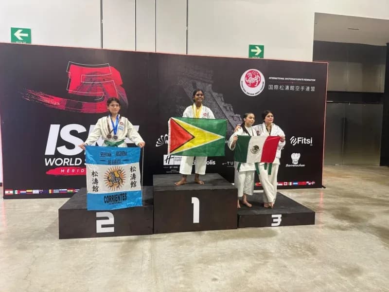 Nicolás Barrios Baranda, en lo más alto del podio en el Mundial de Karate