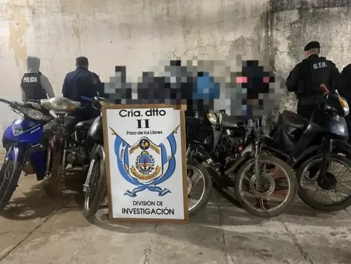 Demoraron a diez personas y secuestraron diez motocicletas en un operativo policial