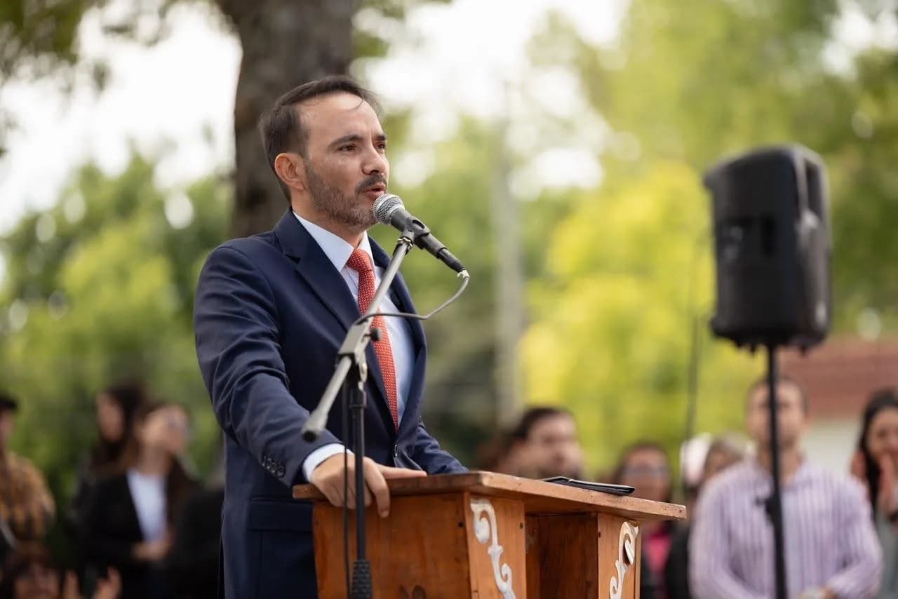 Valdés encabezó el acto por el aniversario de Sauce y ratificó obras viales y energéticas