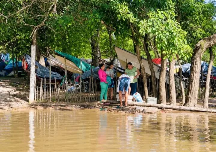 Ayuda solidaria en La Tosquera