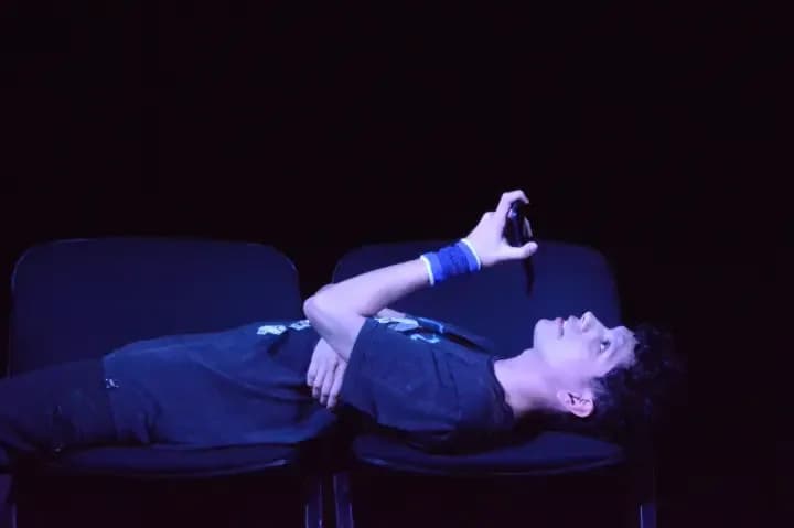 "Proyecto Vida": una propuesta teatral para prevenir el suicidio adolescente