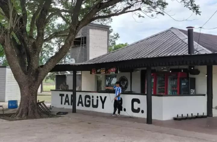 Taraguy y la URNE presentan las finales