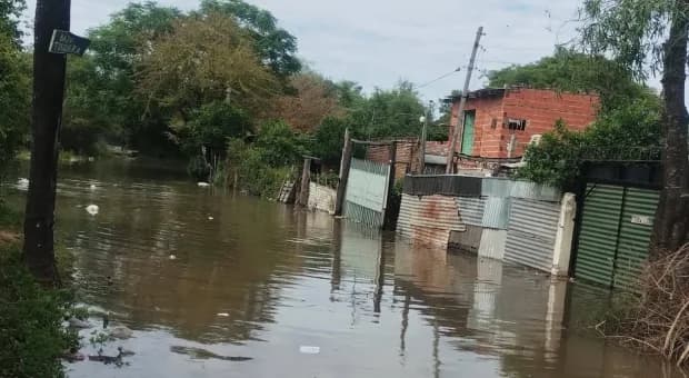 Inundaciones en Corrientes: Casi 450 evacuados, más de 1000 autoevacuados y una situación "controlada"