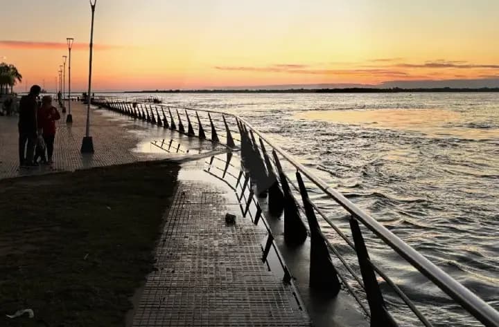 Suspenden el 20.º Concurso de Pesca Variada en Bella Vista por la crecida del río Paraná