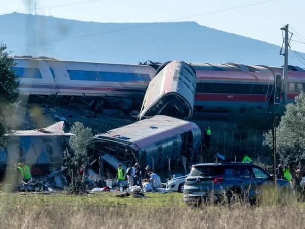 Choque de trenes en España: el Gobierno habilitó una línea de asistencia por posibles pasajeros argentinos