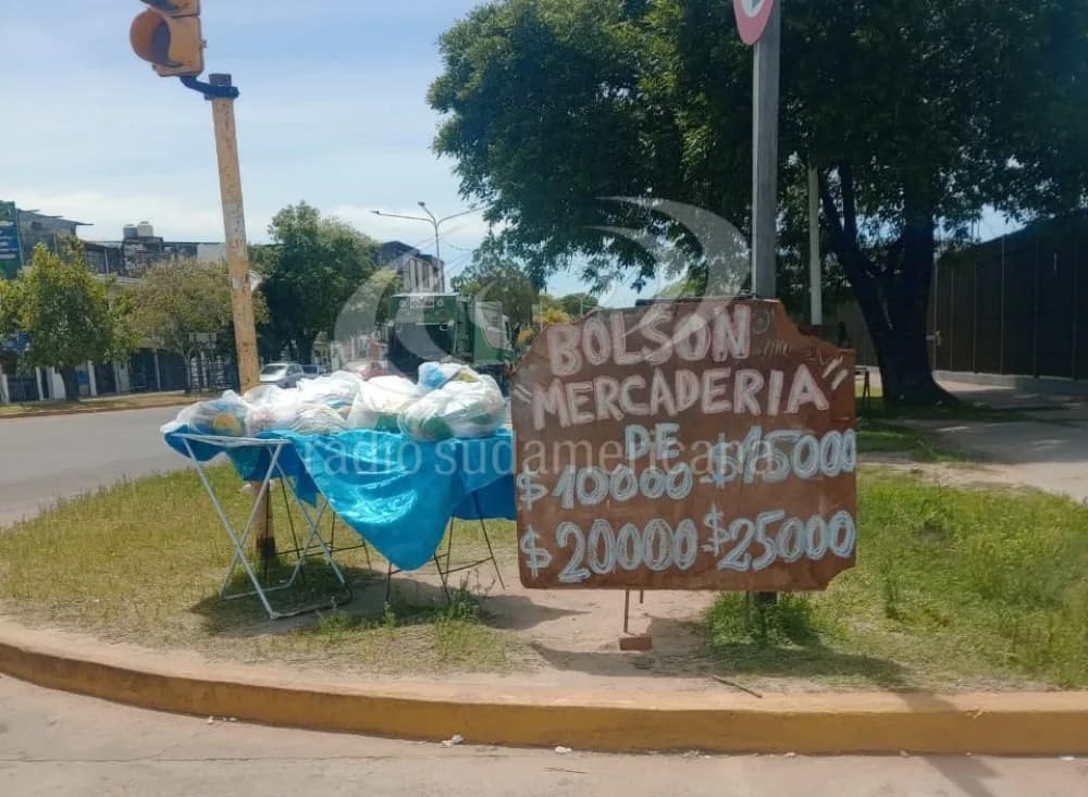 Denuncian presunta reventa de mercadería para los inundados