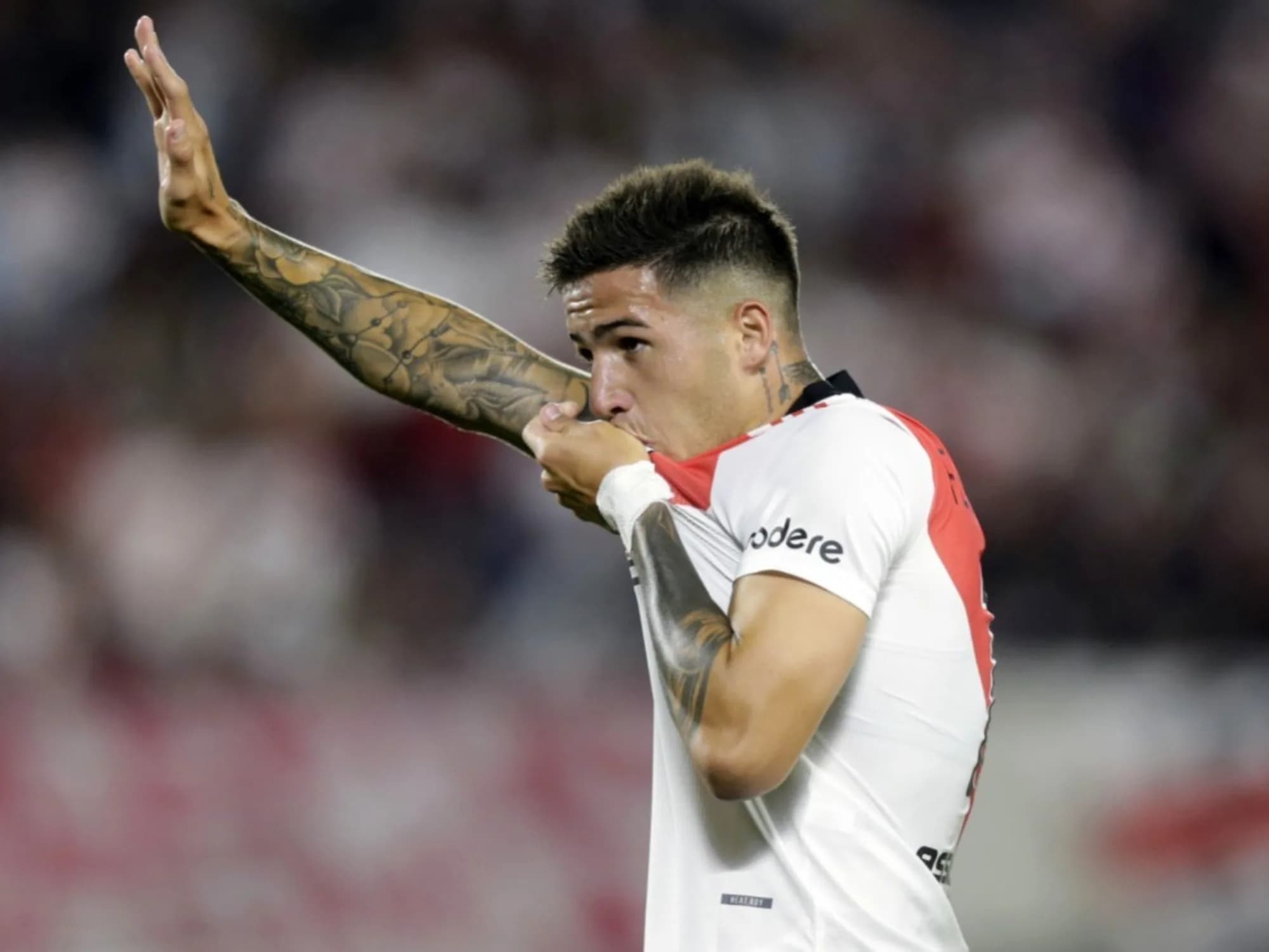 Enzo Fernández, en modo Súper: elogio a Paredes, su fe para ganarle a Boca y "voy a volver a River, seguro"