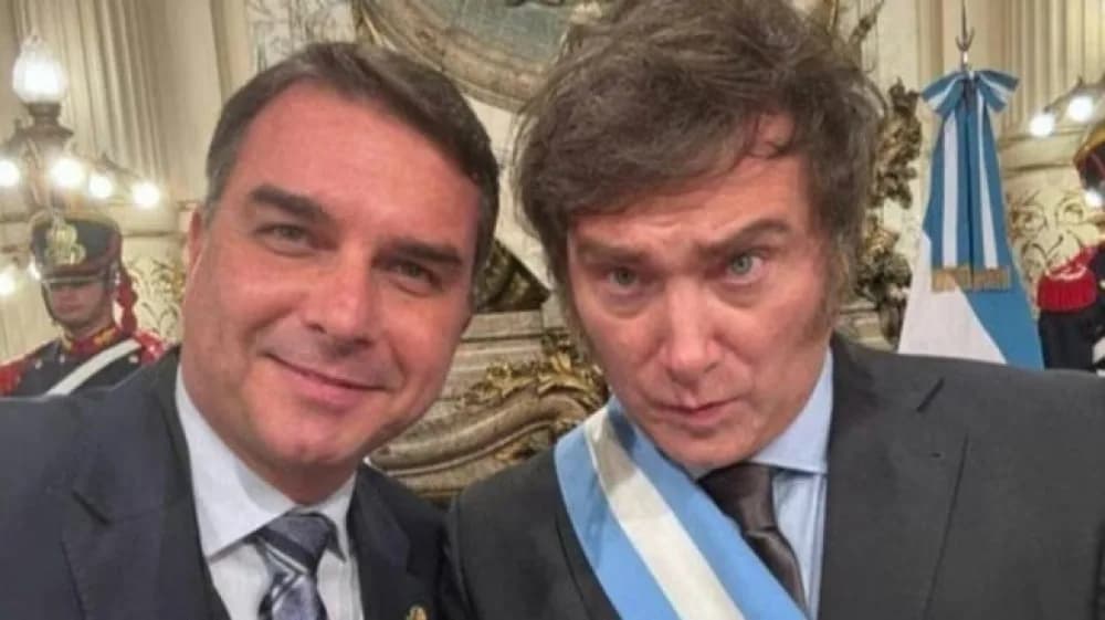 Denuncian a Milei y apuntan a Santiago Caputo por un presunto operativo clandestino