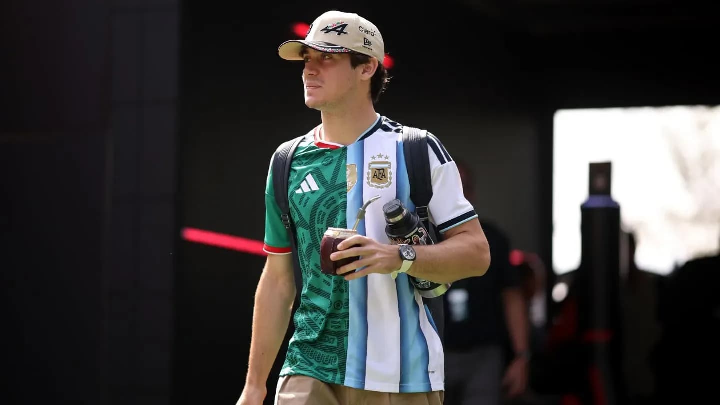 Colapinto usó una camiseta particular y se ilusiona con un “gran fin de semana” en el GP de México - TyC Sports