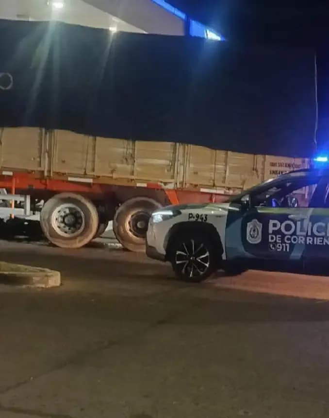 Adolescente murió al caer con su
motocicleta sobre avenida de ripio