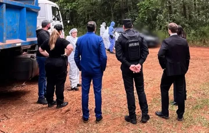 Hallaron a una pareja muerta: su hijo de dos años estaba dormido en el auto