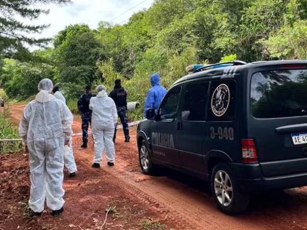 Hallan a una pareja muerta dentro de un auto en Misiones: su hijo de 2 años dormía en el asiento trasero