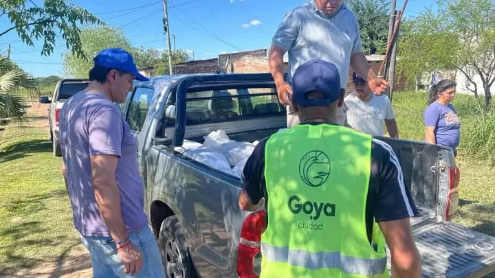 Goya entregó 33 casillas y asiste a familias afectadas por la emergencia hídrica