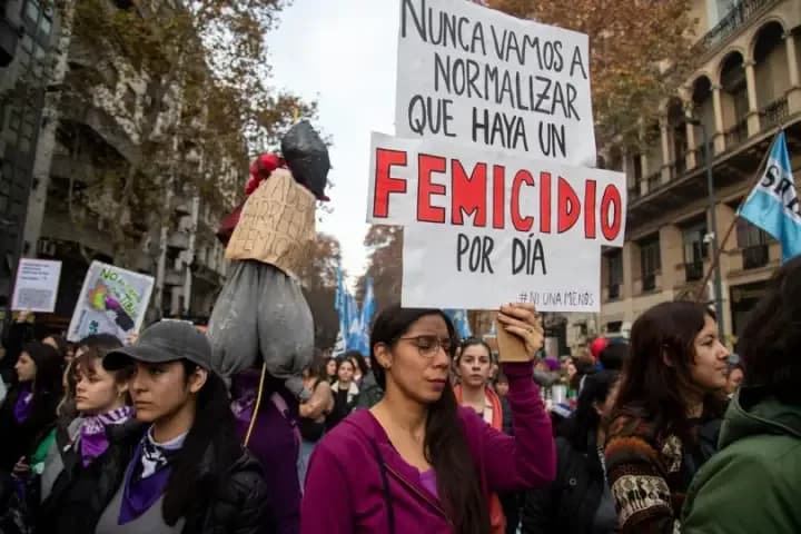 Femicidios: una mujer es asesinada cada 30 horas en el país