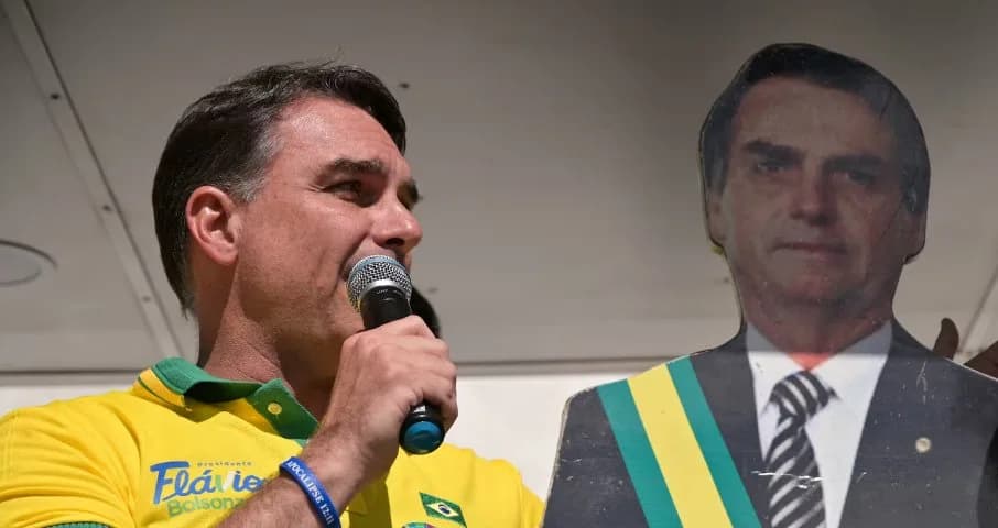 “La lucha continúa”: Flávio Bolsonaro reapareció desde Estados Unidos