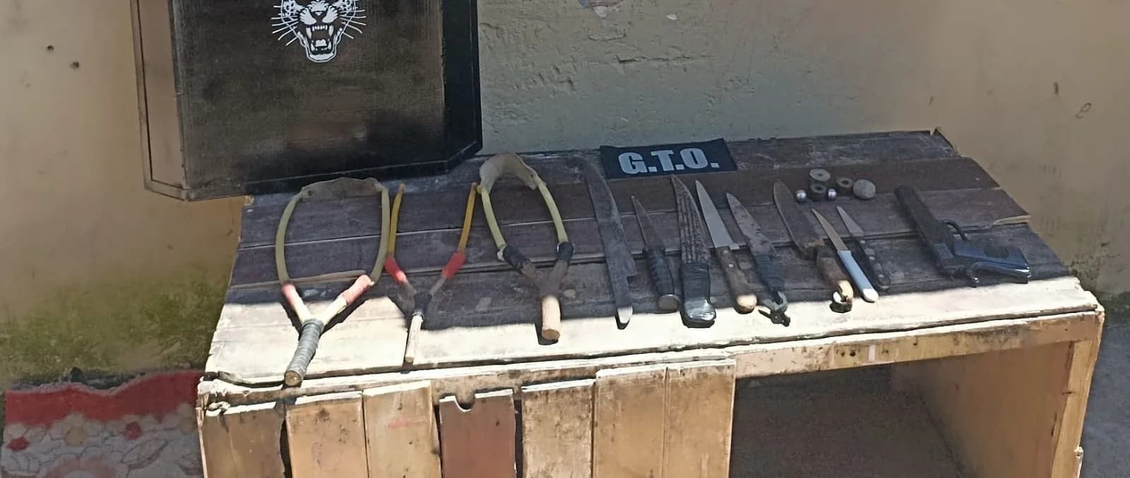 Paso de los Libres: demoraron a cuatro hombres y secuestraron nueve cuchillos caseros