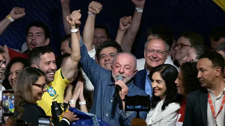 Lula ainda está aquí